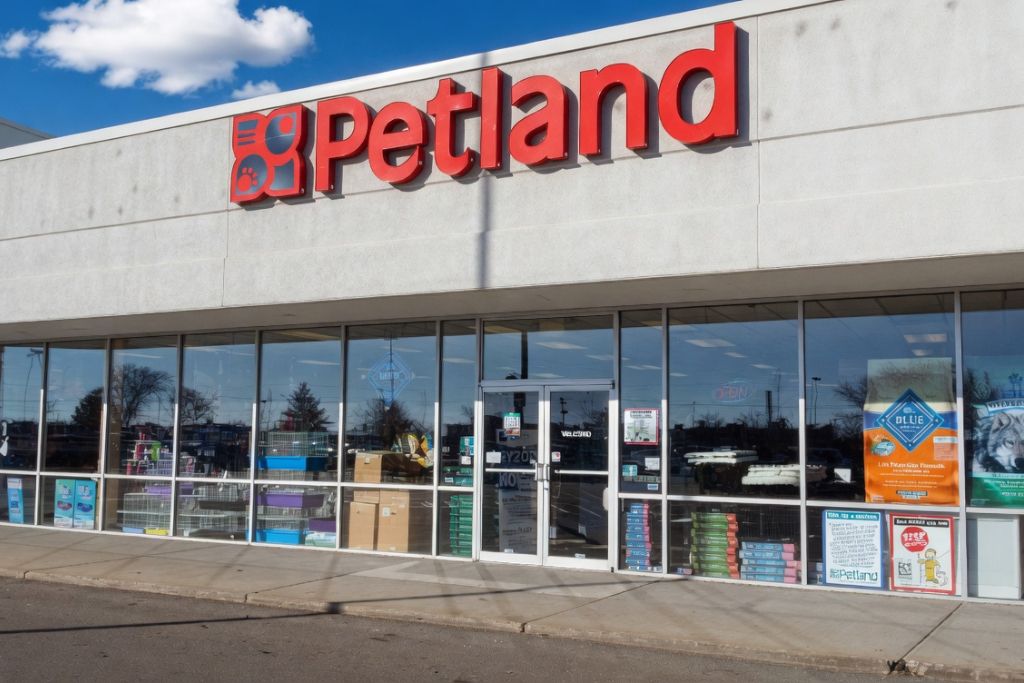 petland janesville store front